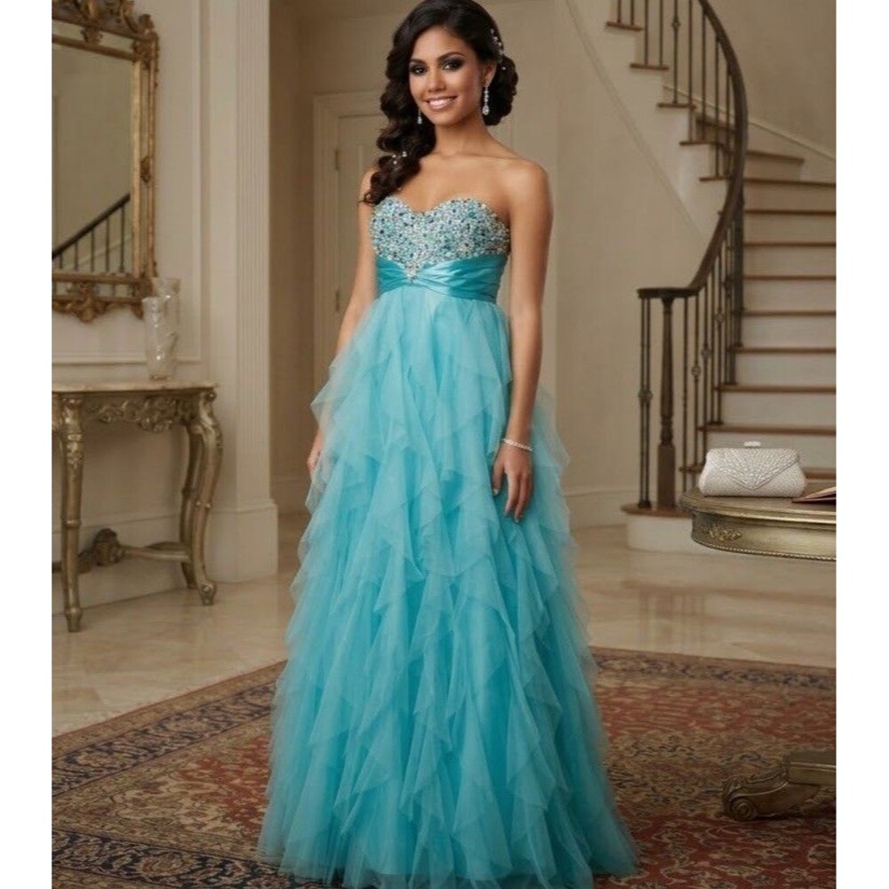 Masquerade Aqua Beaded David Bridal size 3/4 zipper Strapless Gown Tulle Ruffles